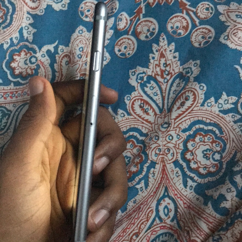 IPhone 6 - Picture 2 of 5